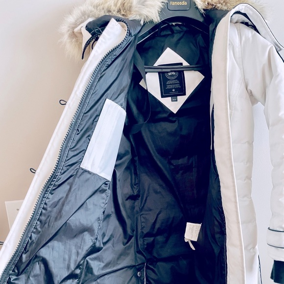 **SOLD** Authentic Canada Goose Black Label Lorette Parka - Picture 4 of 15